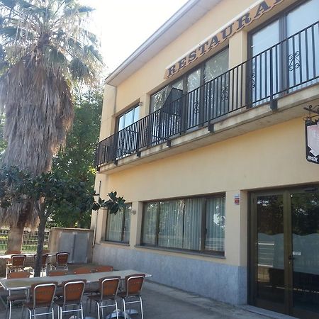 Hostal Torremirona Salt Eksteriør bilde